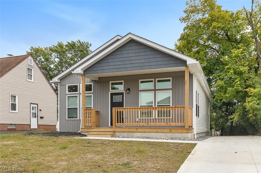 21206 Hansen Road Maple Heights, OH 44137 - Photo 2 of 25 Gallery Image 2