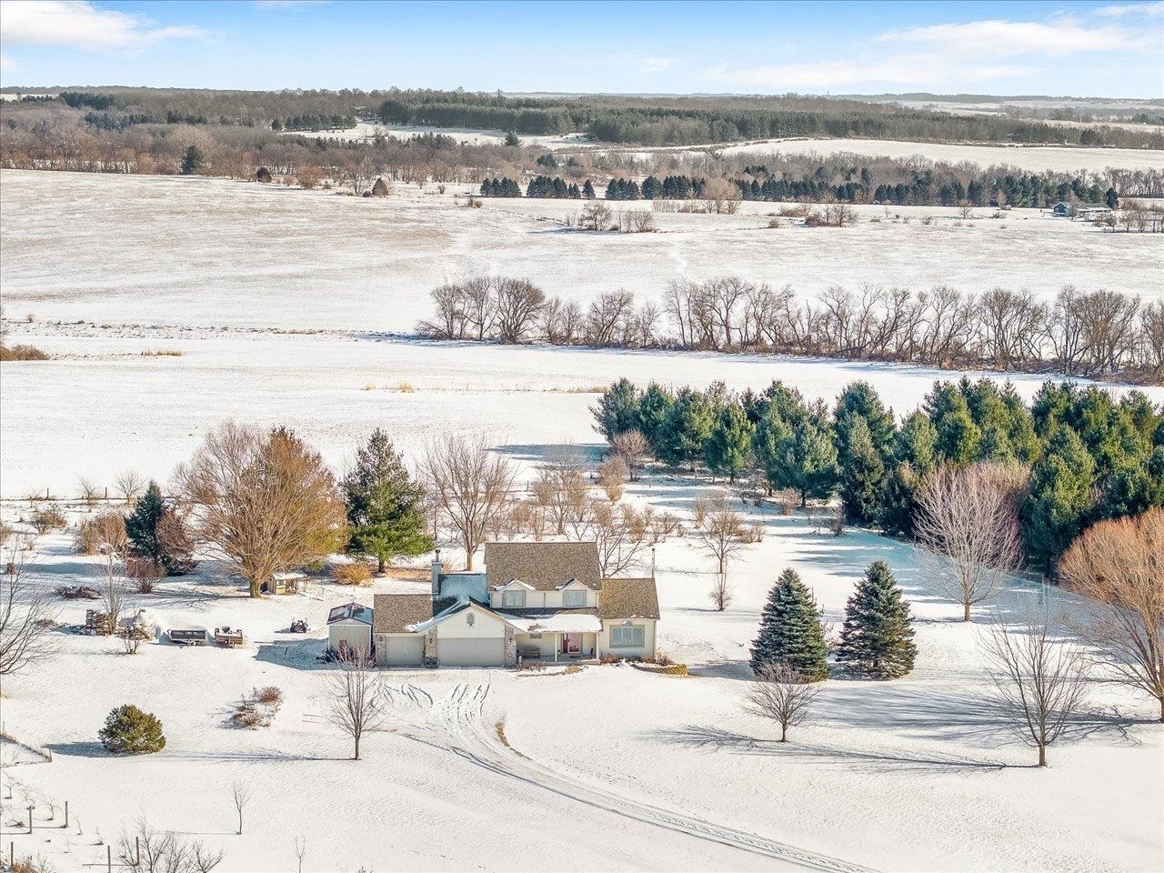 16403 Hartman Road Davis, IL 61019 - Photo 3 of 32