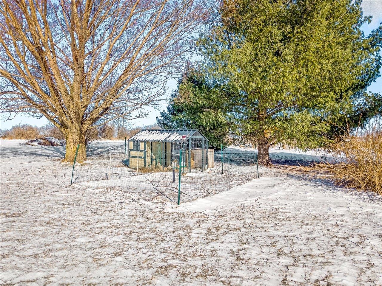 16403 Hartman Road Davis, IL 61019 - Photo 7 of 32