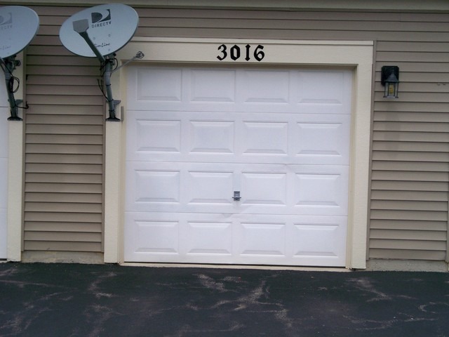 3016 Falling Waters Lane, Unit 3016 Lindenhurst, IL 60046 - Photo 21 of 21 a view of a door