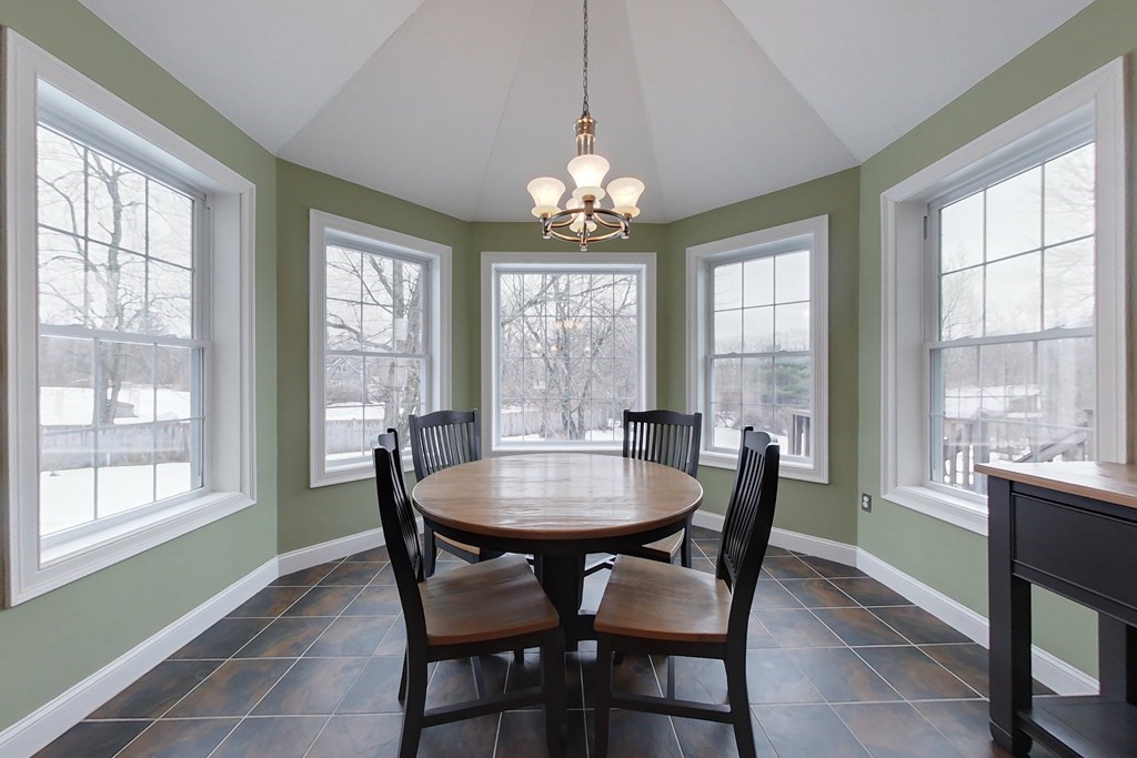 89 Barker Hill Road Townsend, MA 01469 - Photo 9 of 42 Gallery Image 9