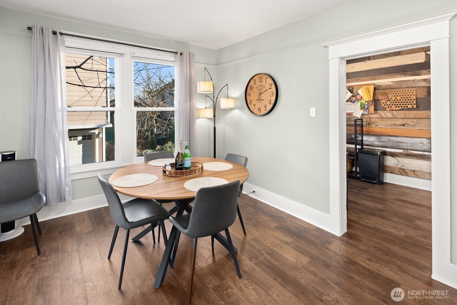 2011 East James Street Seattle, WA 98122 - Photo 8 of 40