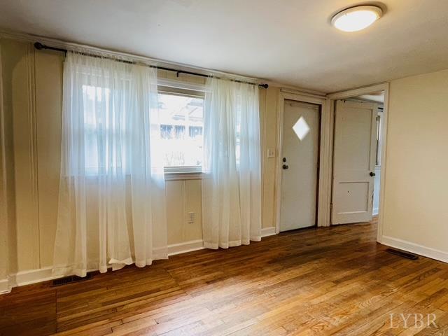 118 East Spencer Road Hurt, VA 24563 - Photo 3 of 20