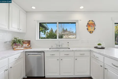 $1,950,000 | 152 Walford Drive, Moraga, CA 94556