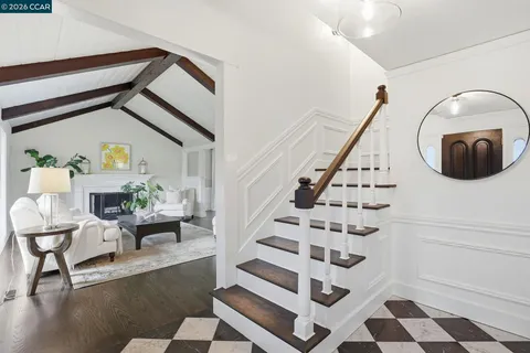 $1,950,000 | 152 Walford Drive, Moraga, CA 94556