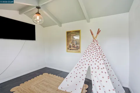 $1,950,000 | 152 Walford Drive, Moraga, CA 94556