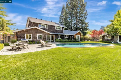 $1,950,000 | 152 Walford Drive, Moraga, CA 94556
