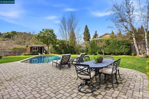 $1,950,000 | 152 Walford Drive, Moraga, CA 94556