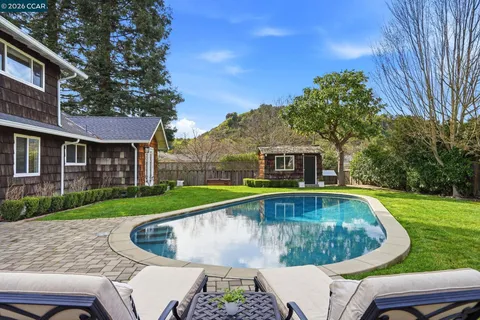 $1,950,000 | 152 Walford Drive, Moraga, CA 94556