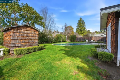 $1,950,000 | 152 Walford Drive, Moraga, CA 94556