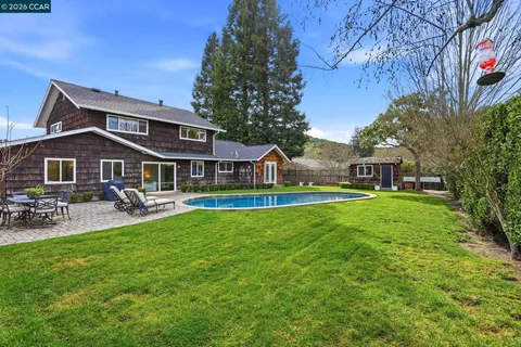 $1,950,000 | 152 Walford Drive, Moraga, CA 94556