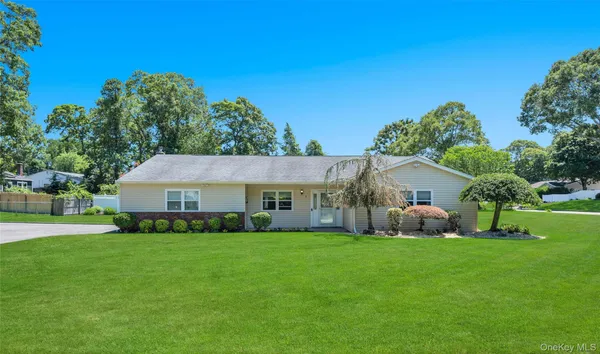 $549,000 | 5 Half Hollow Road, Selden, NY 11784