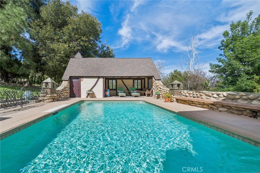 23021 8th Street Newhall, CA 91321 - Photo 11 of 75