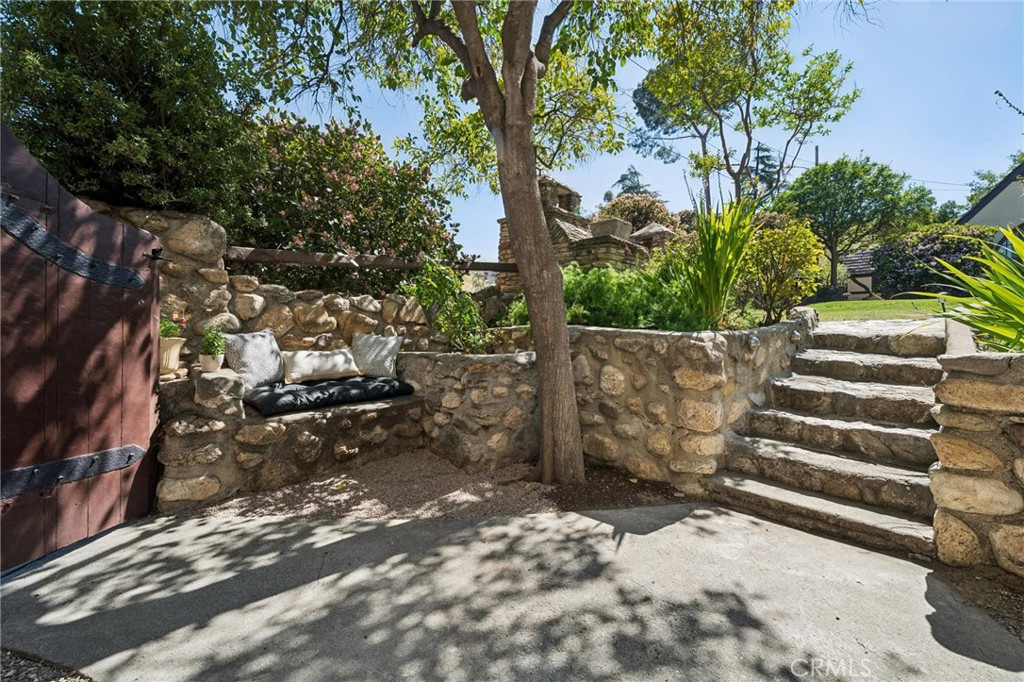 23021 8th Street Newhall, CA 91321 - Photo 55 of 75