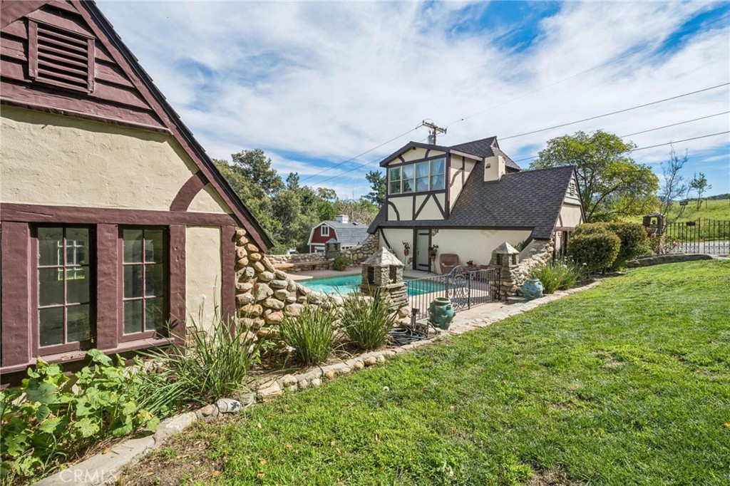 23021 8th Street Newhall, CA 91321 - Photo 7 of 75