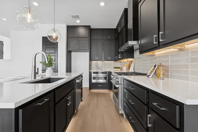 $715,000 | 16 Maybury Way, Lakeway, TX 78738