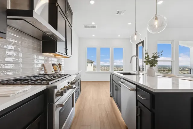 $715,000 | 16 Maybury Way, Lakeway, TX 78738