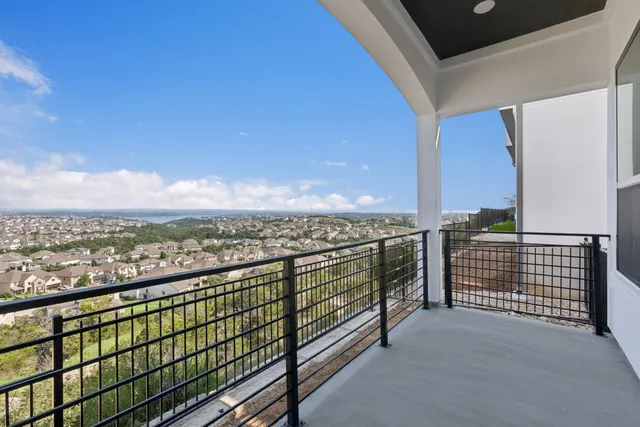 $715,000 | 16 Maybury Way, Lakeway, TX 78738