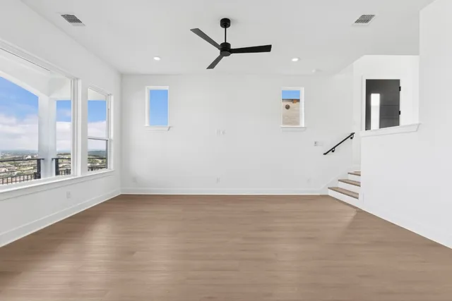 $715,000 | 16 Maybury Way, Lakeway, TX 78738