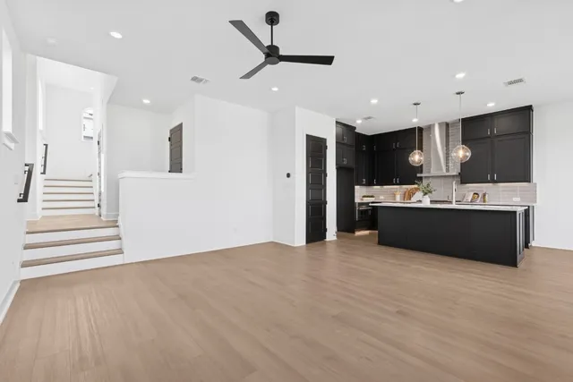 $715,000 | 16 Maybury Way, Lakeway, TX 78738