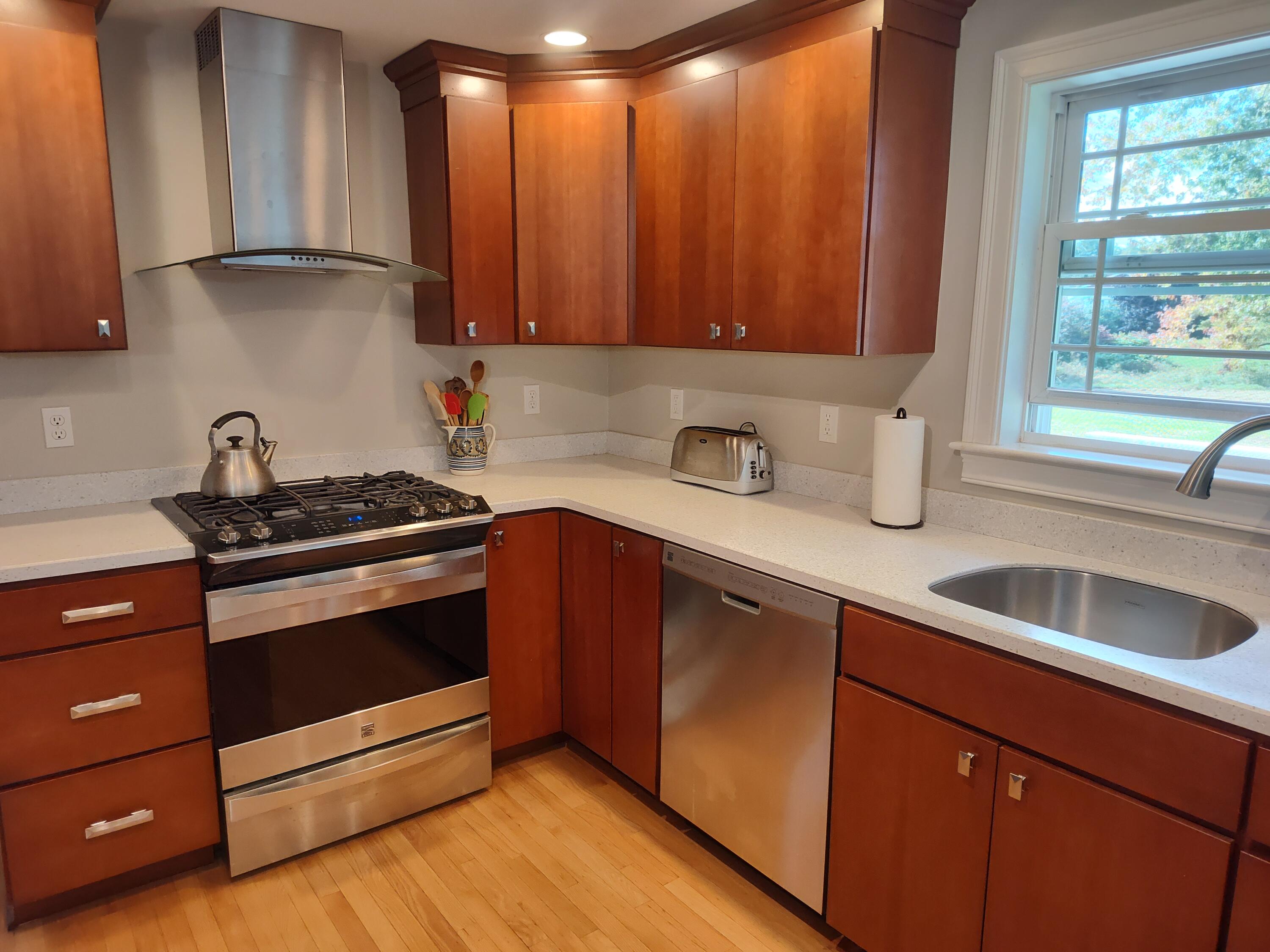 224 North Road Yarmouth, ME 04096 - Photo 5 of 33 5 kitchen