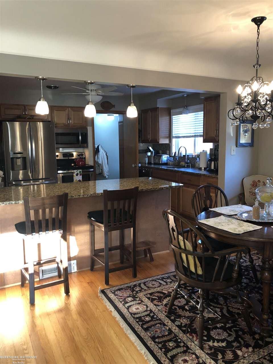 1798 Newcastle Road Grosse Pointe, MI 48236 - Photo 5 of 33 31370019-4.JPG