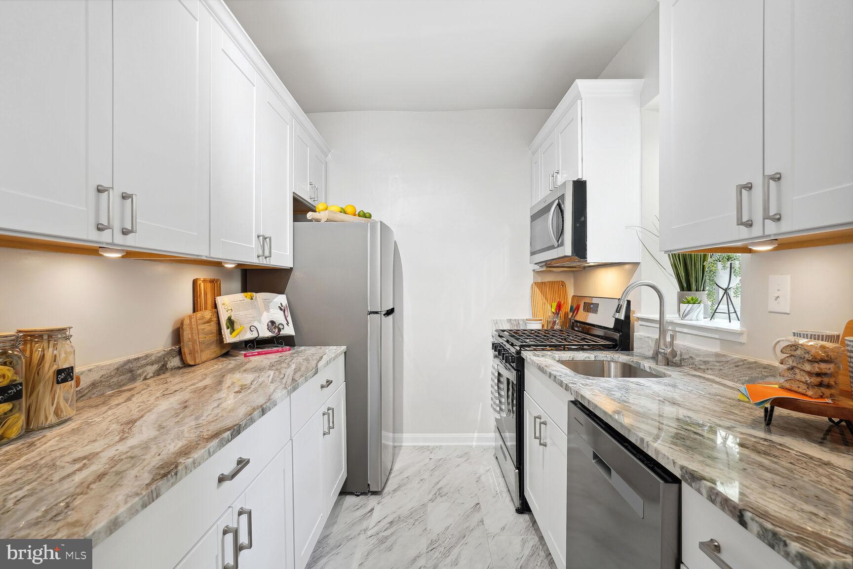 1669 Columbia Road Northwest, Unit 310 Washington, DC 20009 - Photo 13 of 28 Kitchen