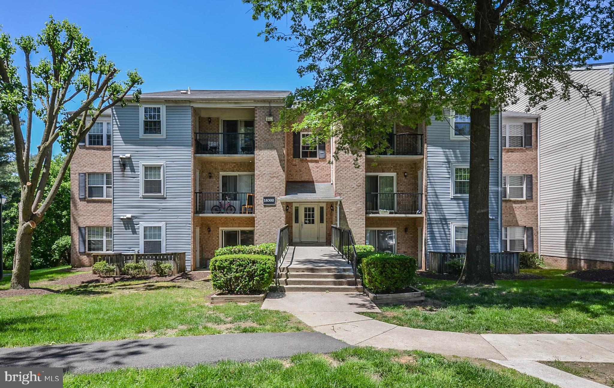 18300 Streamside Drive, Unit 103 Gaithersburg, MD 20879 - Photo 22 of 29 Building exterior