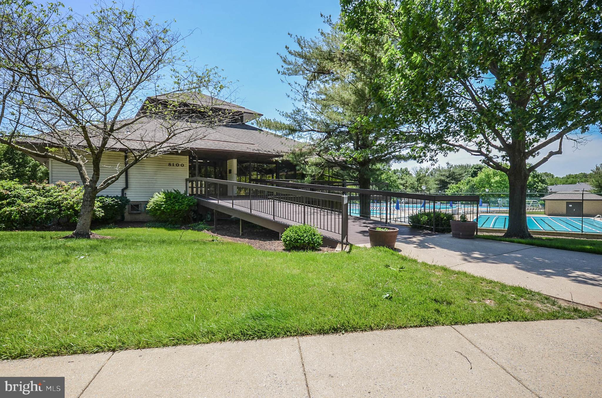18300 Streamside Drive, Unit 103 Gaithersburg, MD 20879 - Photo 24 of 29 Community center