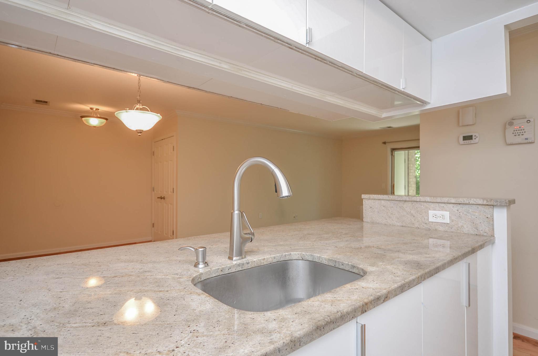 18300 Streamside Drive, Unit 103 Gaithersburg, MD 20879 - Photo 6 of 29