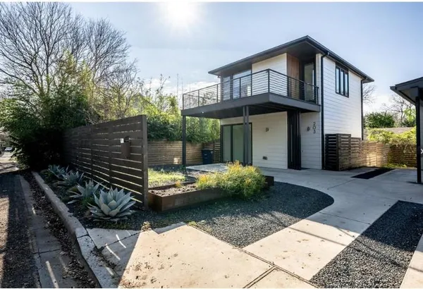 $2,999 | 203 East 46th Street, Austin, TX 78751