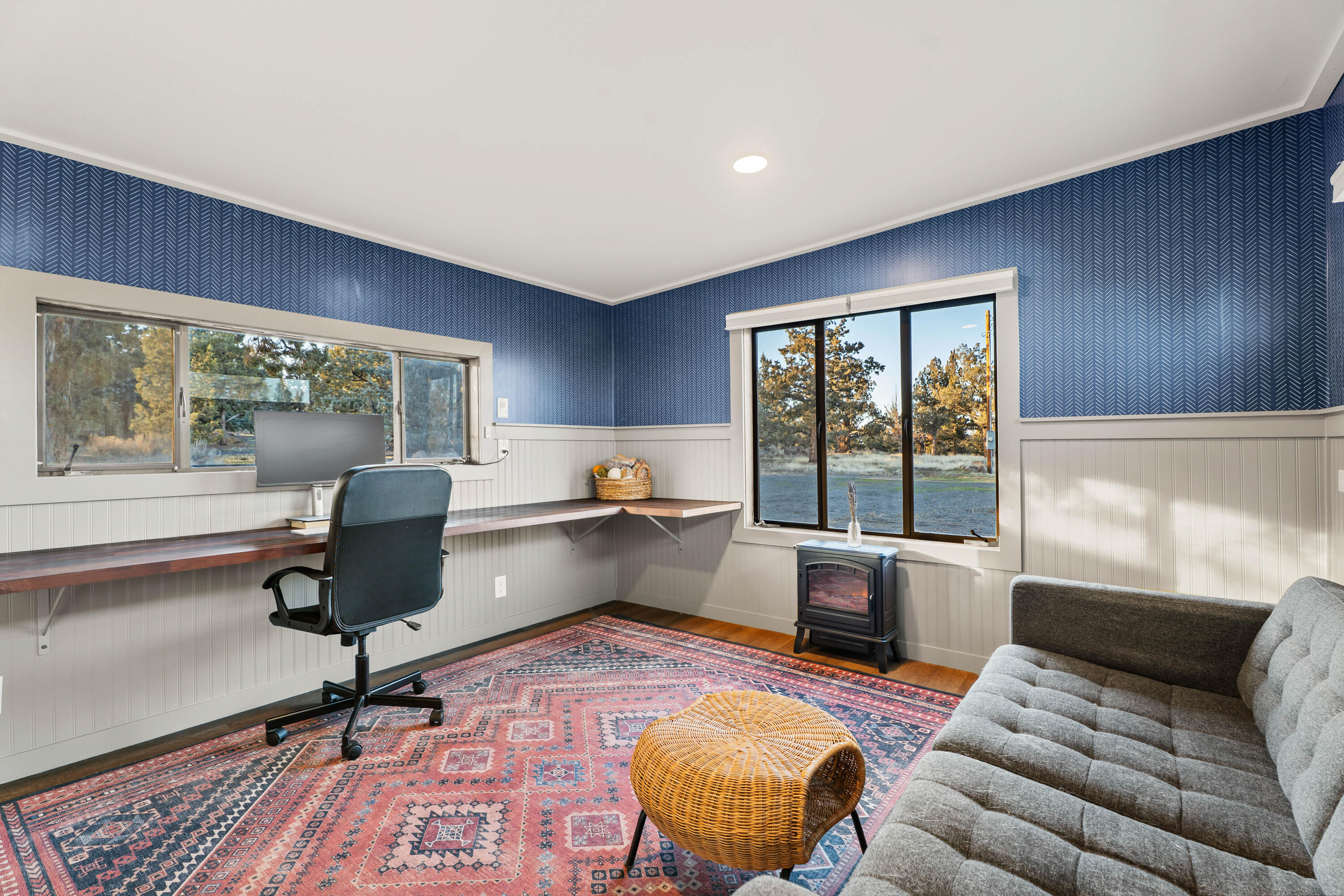 21150 Southwest Gift Road Bend, OR 97703 - Photo 26 of 47 Detached_Office_Space