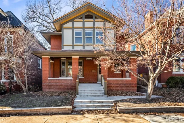 $370,000 | 2625 Arkansas Avenue, St. Louis, MO 63118