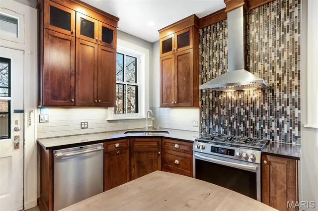 $370,000 | 2625 Arkansas Avenue, St. Louis, MO 63118