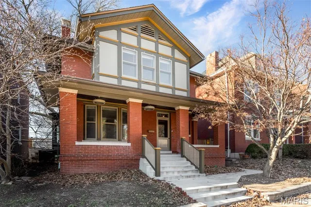 $370,000 | 2625 Arkansas Avenue, St. Louis, MO 63118
