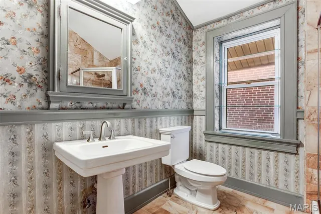 $370,000 | 2625 Arkansas Avenue, St. Louis, MO 63118