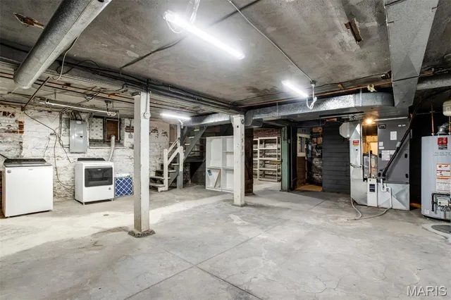 $370,000 | 2625 Arkansas Avenue, St. Louis, MO 63118