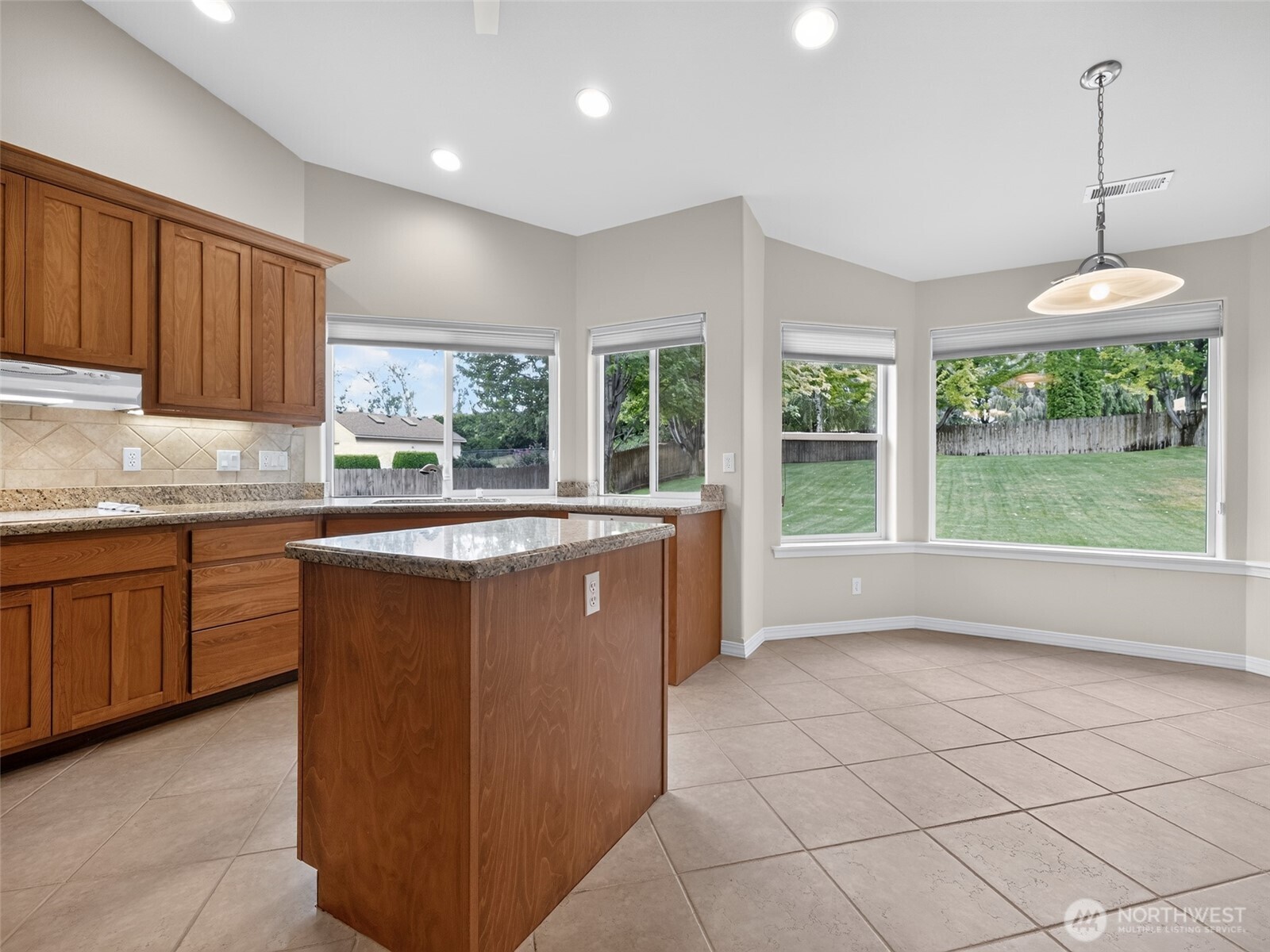 361 Rachel Road Kennewick, WA 99338 - Photo 10 of 39