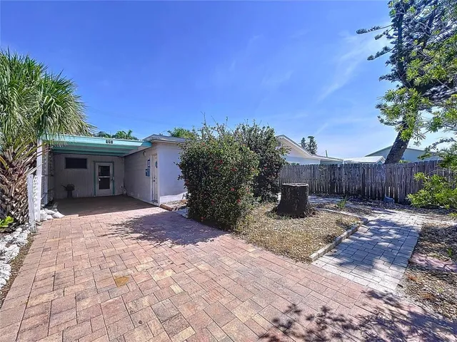 $539,000 | 440 62nd Street, Holmes Beach, FL 34217