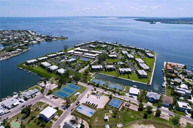 $539,000 | 440 62nd Street, Holmes Beach, FL 34217