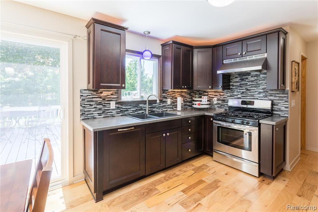 7091 Calkins Road Flint, MI 48532 - Photo 7 of 33