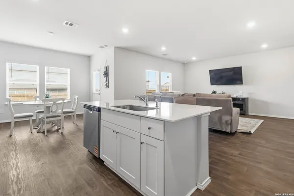 $2,400 | 1508 Agave Cellar, New Braunfels, TX 78130