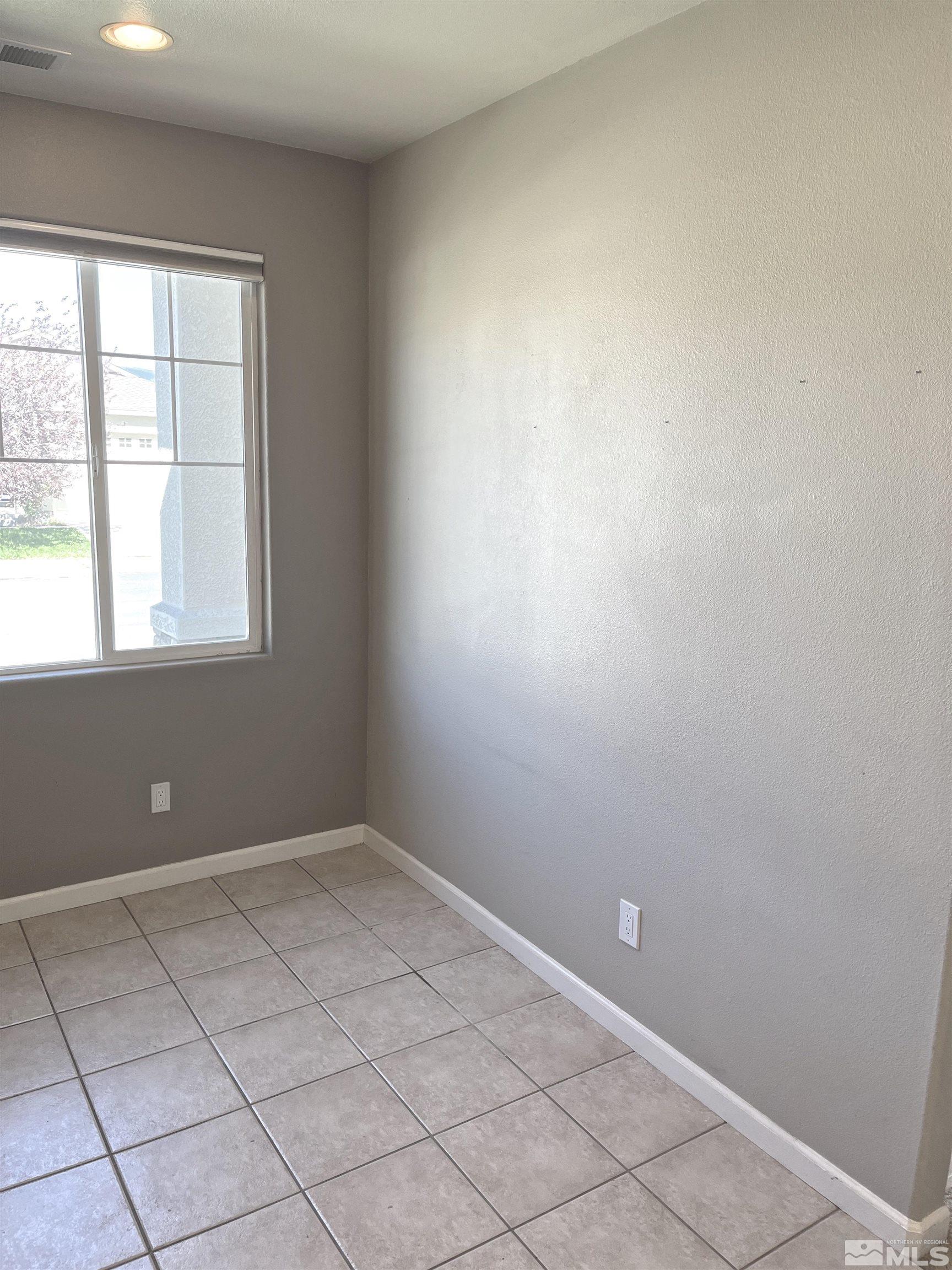 2317 Clementine Lane Reno, NV 89521 - Photo 4 of 18 Photo 4
