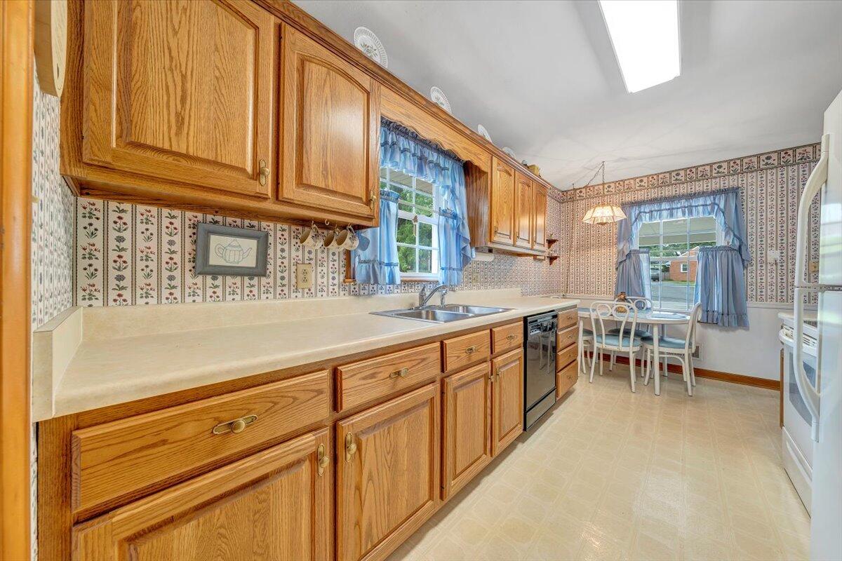 419 Diamond Road Salem, VA 24153 - Photo 10 of 76 11-MIB08604