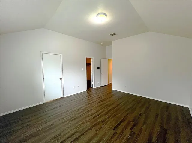 $2,050 | 1923 Pin Oak Lane, Dallas, TX 75253