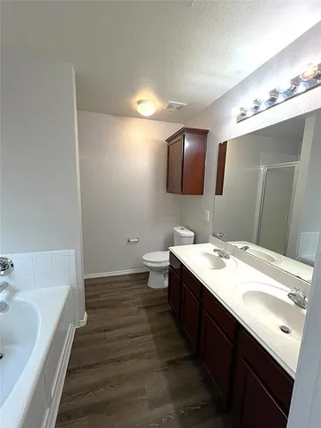 $2,050 | 1923 Pin Oak Lane, Dallas, TX 75253