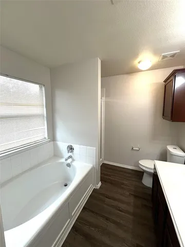 $2,050 | 1923 Pin Oak Lane, Dallas, TX 75253