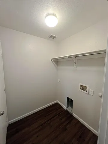 $2,050 | 1923 Pin Oak Lane, Dallas, TX 75253