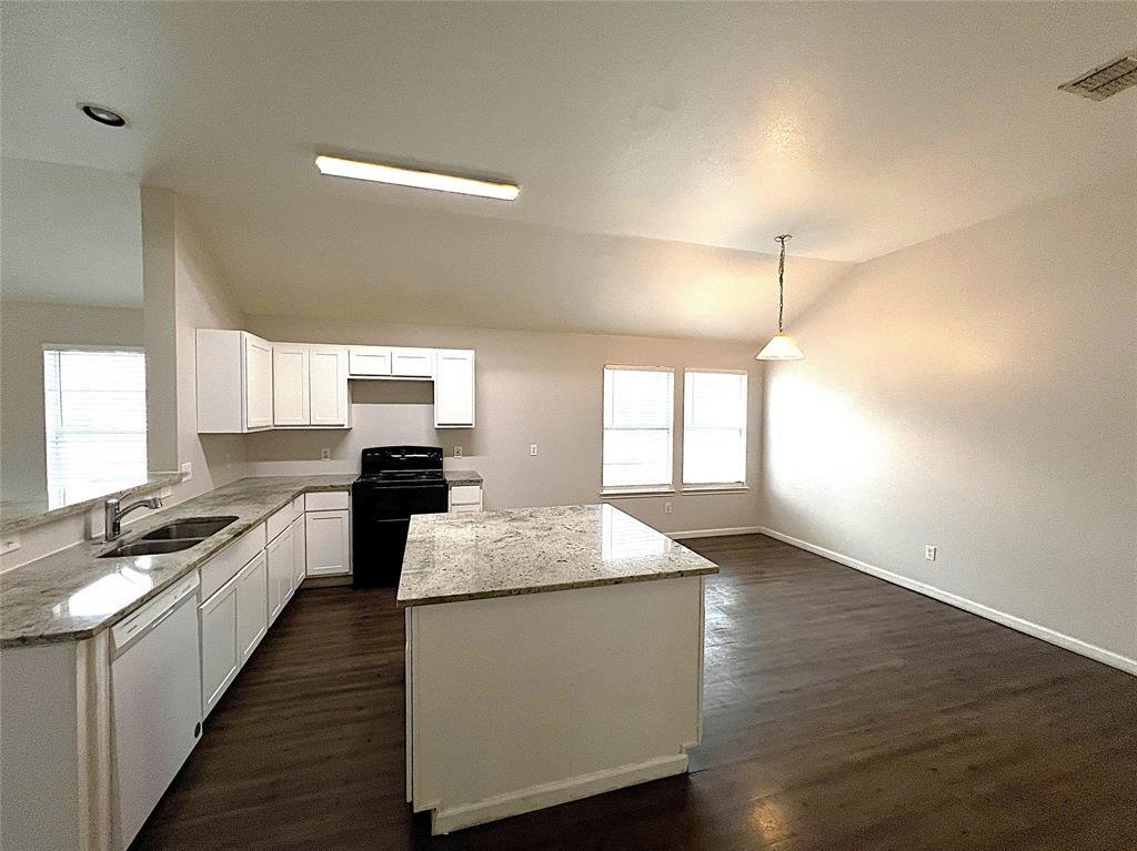 1923 Pin Oak Lane Dallas, TX 75253 - Photo 9 of 28