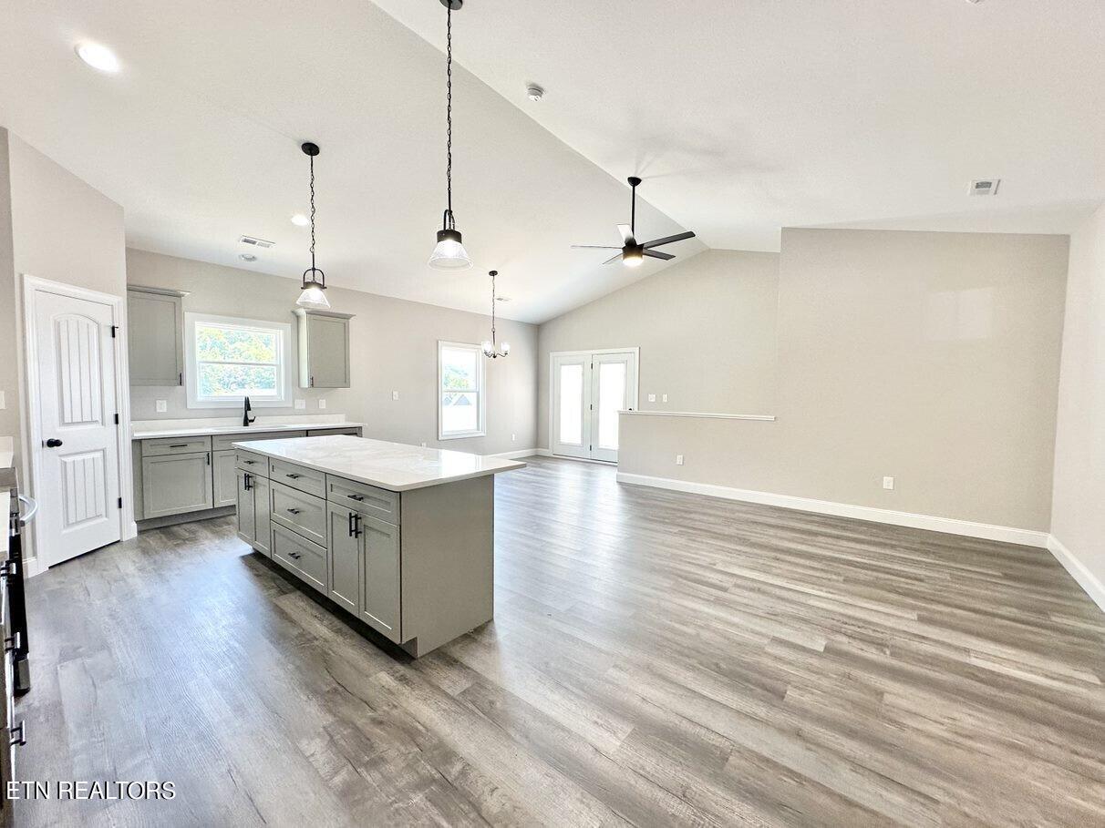 103 Raelyn Ridge Way Clinton, TN 37716 - Photo 7 of 31 9b3334df-c921-484a-922d-b0814073231d